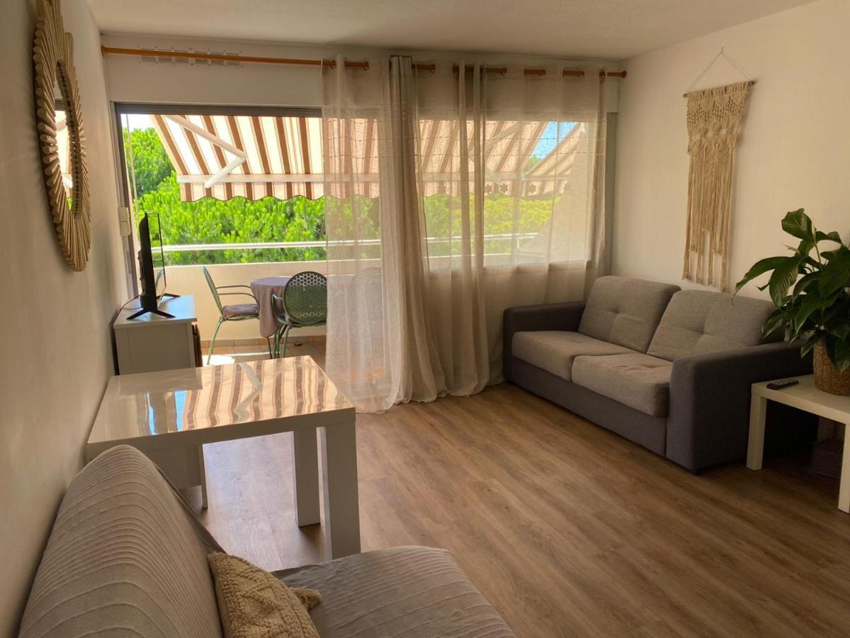 Agréable studio cabine à 5 min à pied de la plage Le Grau-du-Roi Esterno foto